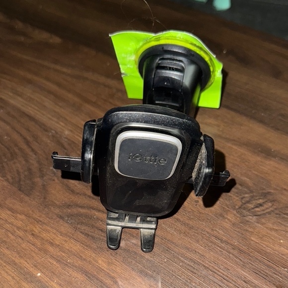 iOttie Black Car Mount - Picture 1 of 2